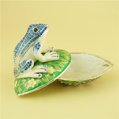 Pewter jewelry box / Frog shape jewelry box