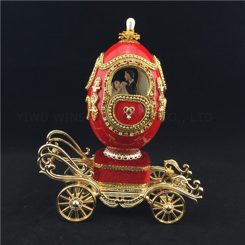 Hand decorated carriage wedding music box /Goose egg jewelry box