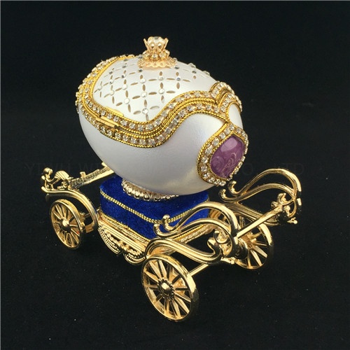 Carriage engagement ring gift music box