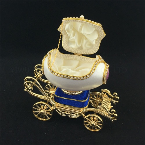 Carriage engagement ring gift music box