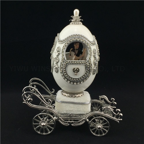 Elegant gift/carriage romantic wedding music box