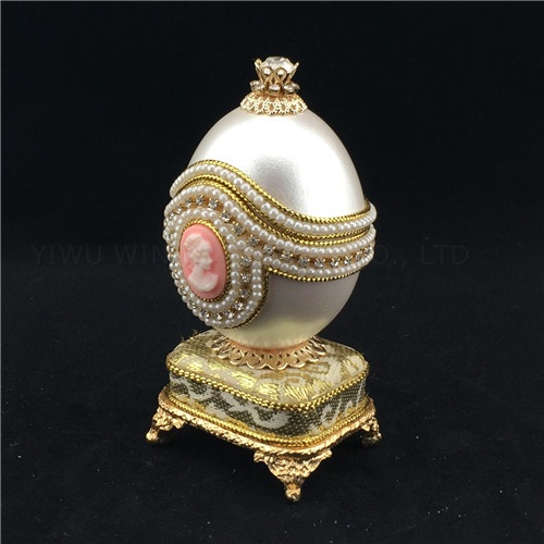 Goose egg music box/Pearl figurine jewelry trinket box