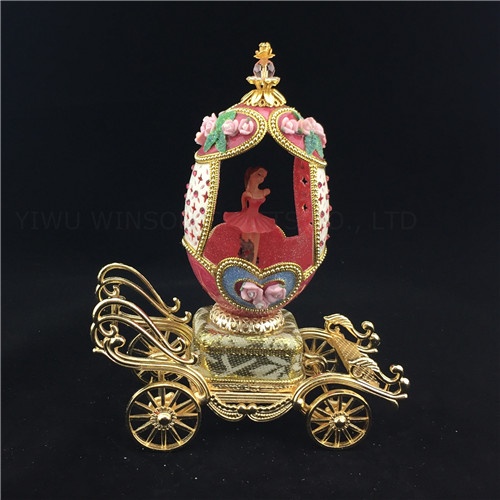 Wedding carriage goose egg music box/Keepsake/Trinket gift
