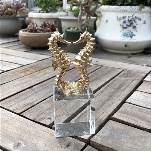 K9 Crystal Table Decoration with Golden Hippocampus