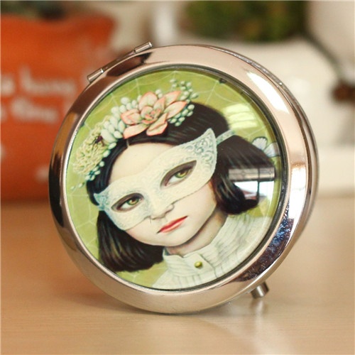 Promotional compact mirror
