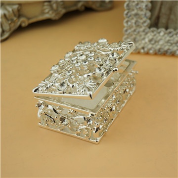 Trinket box / gifts for her jewelled jewelry box